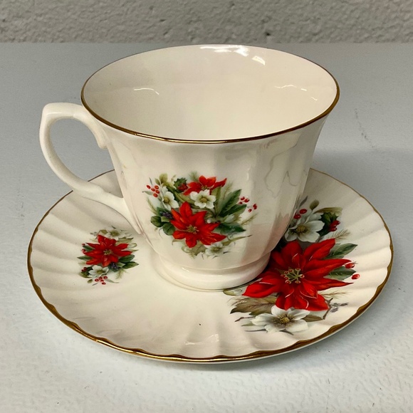 Royal Patrician December Teacup and Saucer Set. Fine Bone China. Vintage. - Picture 2 of 6